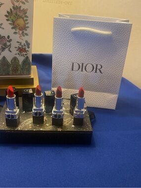 & Other Stories Red Lipstick Quartet with Silver Tubes I have 10 sets only